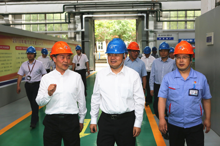 郝鹏参观调查BB电子集团所属企业汽轮机公司